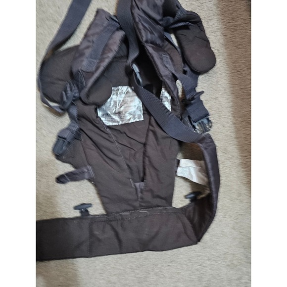 Infantino Flip 4-in-1 Convertible carrier  in gray. - Picture 3 of 3